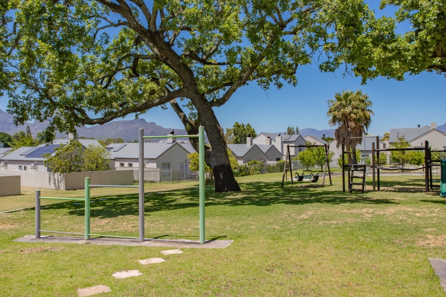 To Let 2 Bedroom Property for Rent in Honeydew Country Estate Western Cape